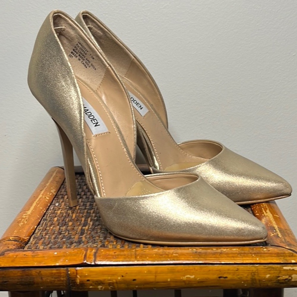 Gold Steve Madden D’Orsay Pumps